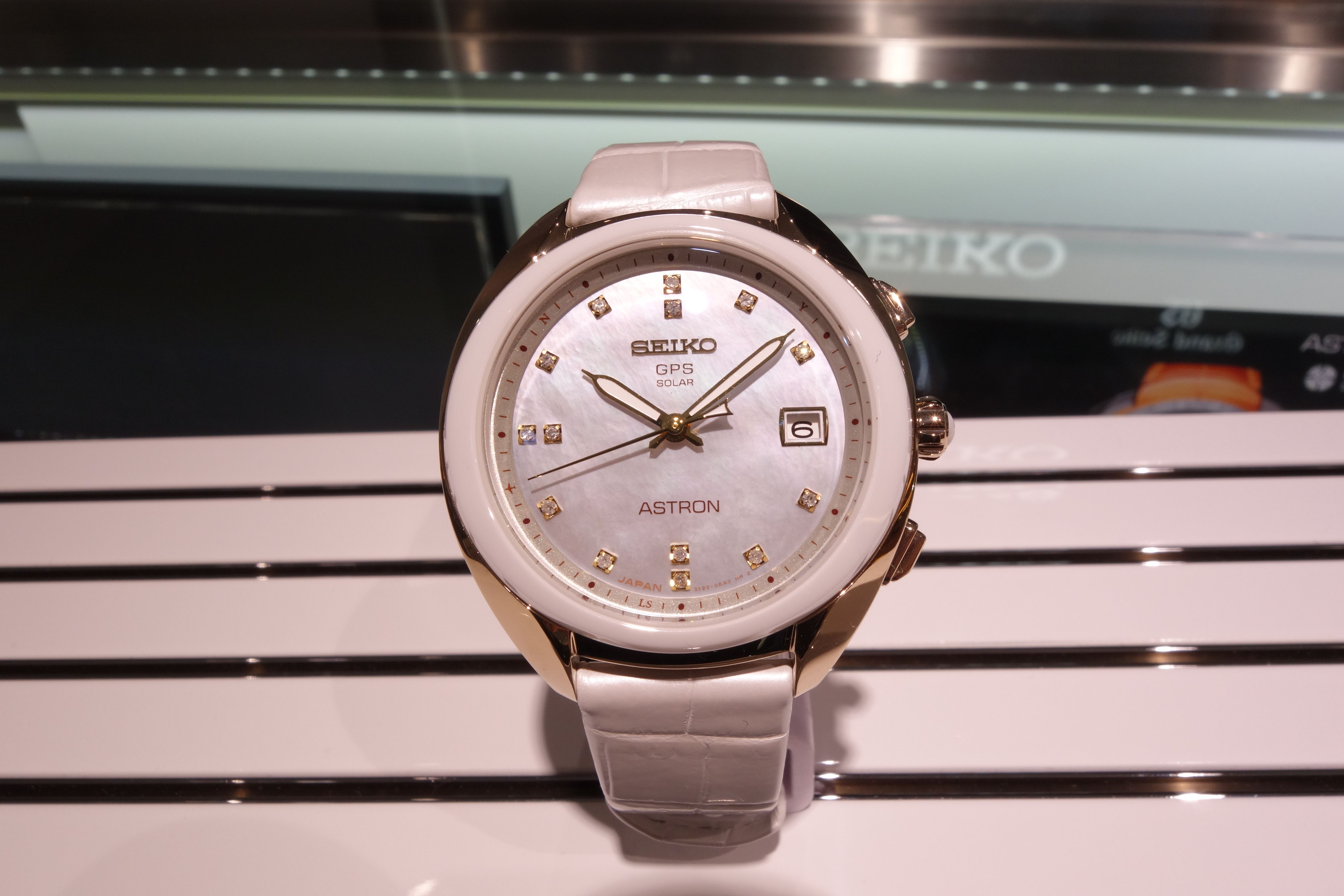 Chronos 2019 11月号 P.142 掲載モデル アストロン 3Xシリーズ